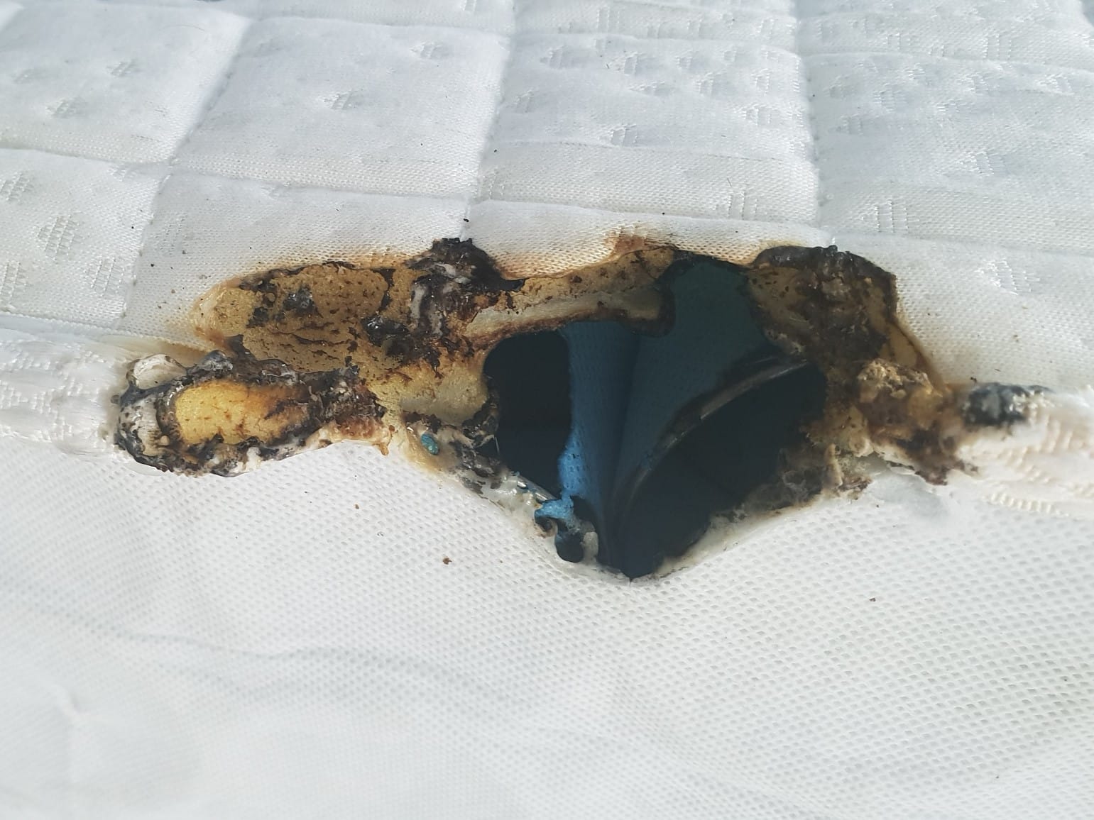 NBF photo of a match test failure on the tape edge of a mattress